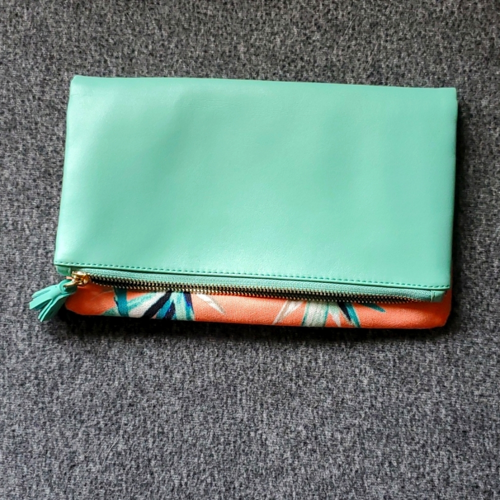 Clutch handbag
